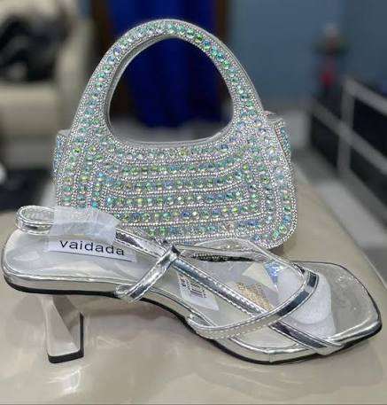 Sac à main avec chaussure — vue 1